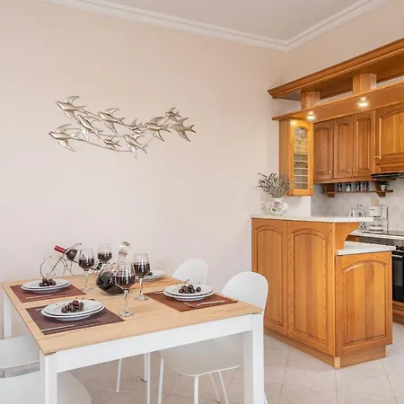 Apartament Dimitra &