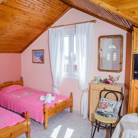 Apartament Dimitra & *