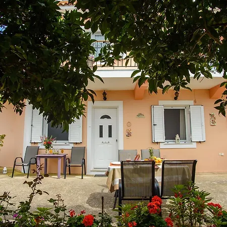 Apartament Dimitra &